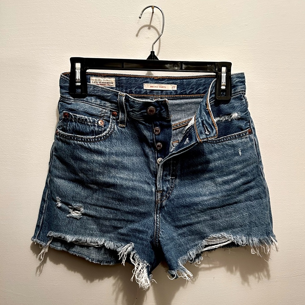 Levi’s ribcage shorts